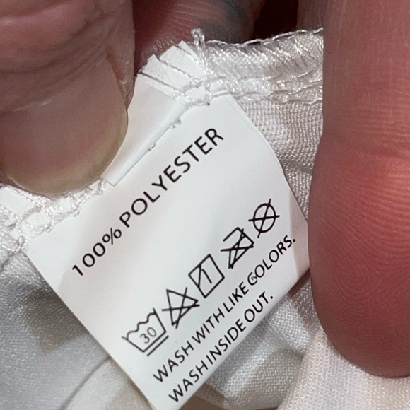 🌻Sunflower V-Neck Tee - Picture 3 of 4